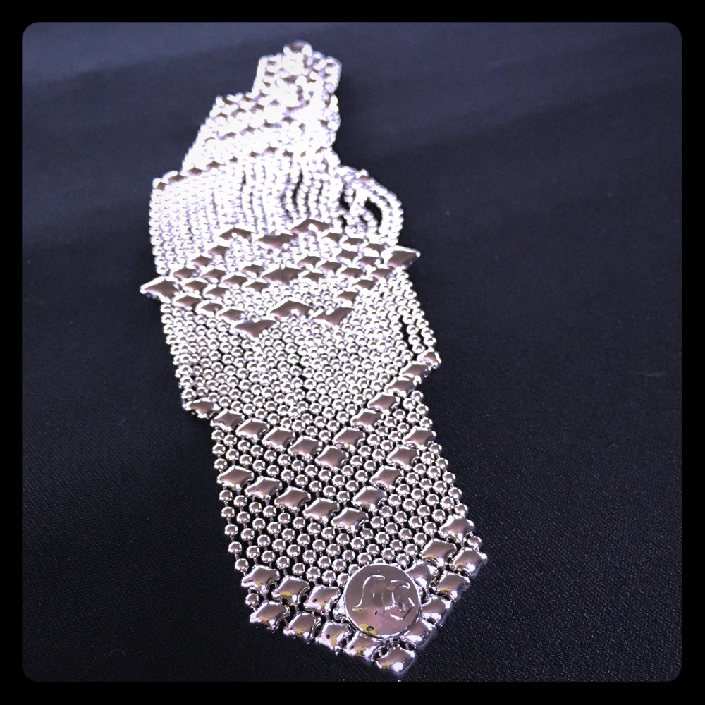 Liquid metal bracelet by Serguio Gutierrez